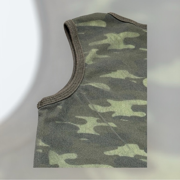 Y2K 2006 Disney Winnie The Pooh Camo Mesh Layer Tank Top Girls 10/12 Lettuce Hem - Picture 3 of 8